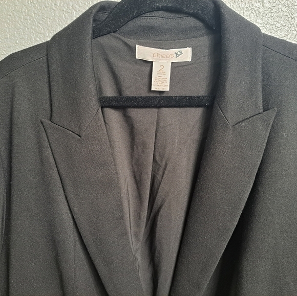 Chicos Jacket Blazer With A Notched Collar & Minimum Stretch   Size 2 - Picture 7 of 7